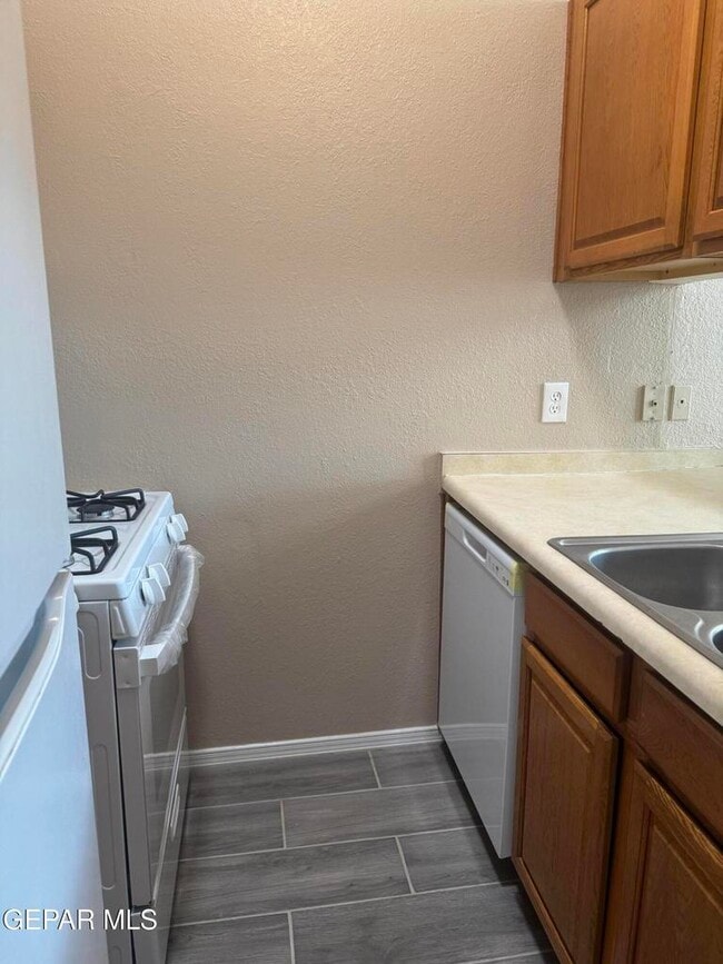1924 Estrada Dr Unit 1