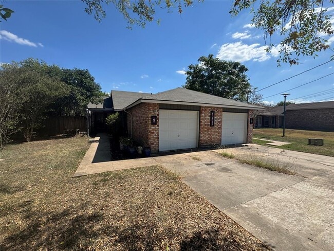Photo - 112 S Mockingbird Ln