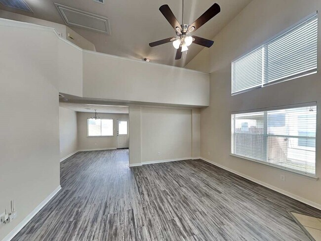 Photo - 1411 Baychester Ln