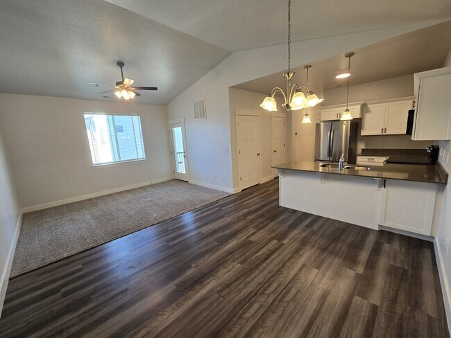 Photo - 1985 N 3330 W