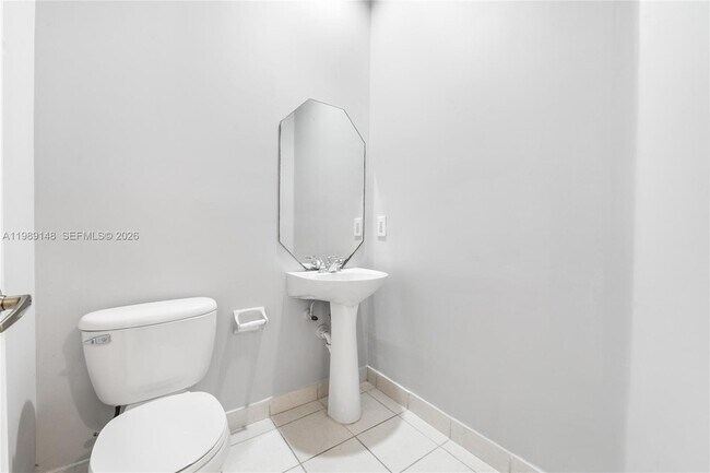 Photo - 2302 NE 37th Terrace