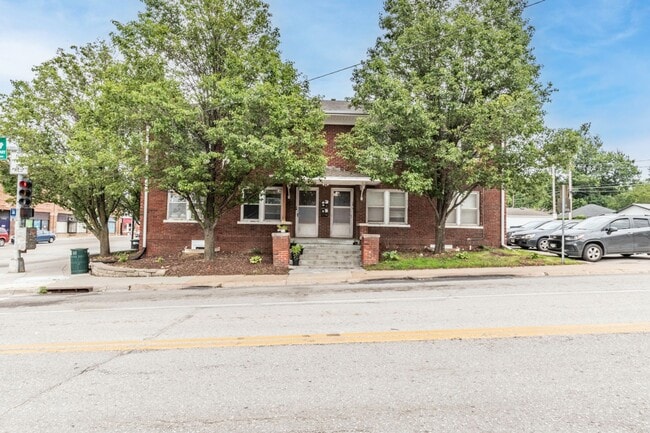 Building Photo - Beautiful 3 Bedroom Apartment | Downtown Benson Unit 2821/02