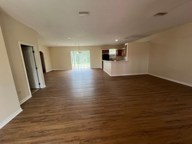 Photo - $1,695 ** 3 Bed / 2 Bath * Single Family Home