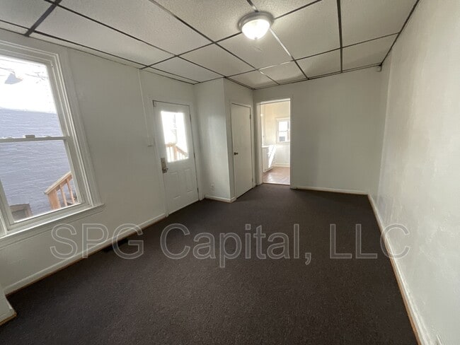 Photo - 304 W Cottage Pl