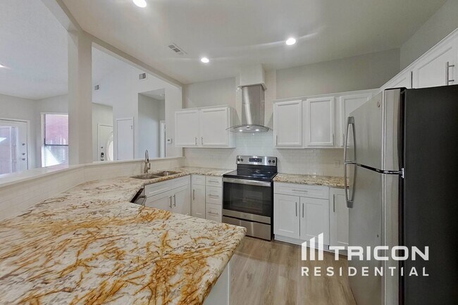 Photo - 1121 Cypress Ln