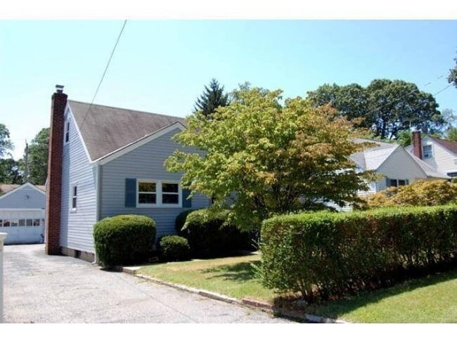 Building Photo - 10 E Leech Cir Rental