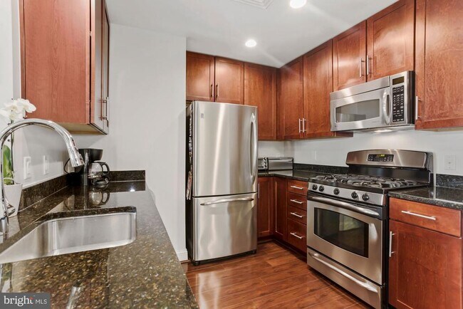 Photo - 525 N Fayette St Unit 413