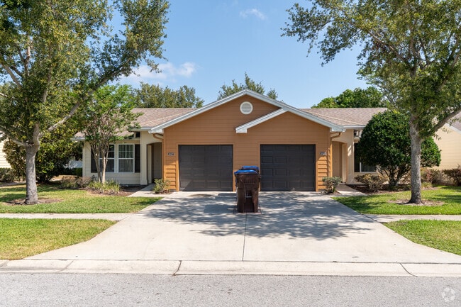 605 N Thacker Ave Kissimmee, FL 34741-4832 - Boca Palms Townhomes