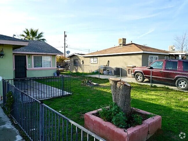 Building Photo - 30 S Owens St Rental