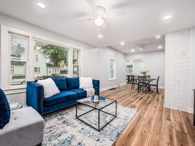 Photo - 501 Oak St
