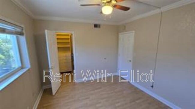 Photo - 924 SE 2nd St