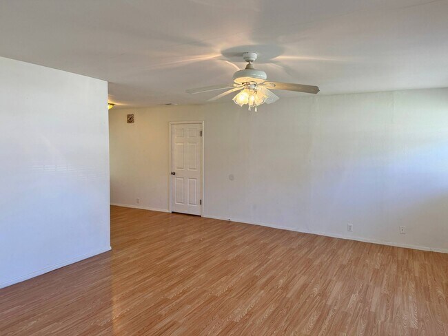 Photo - 3 Bed 1 Bath In Lynwood