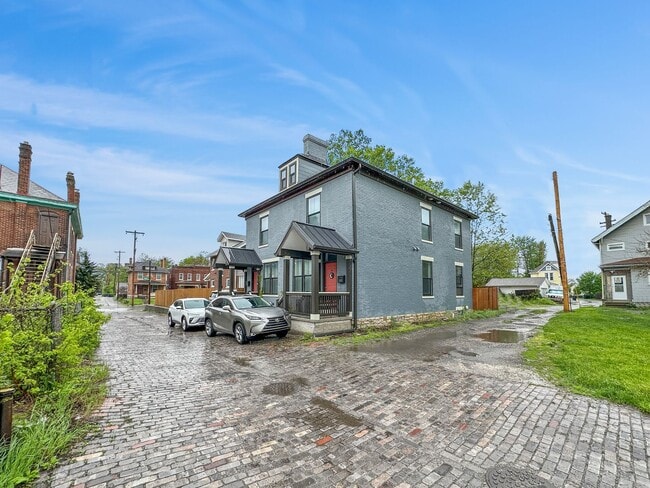 Photo - Newly Renovated 2 Bed, 2.5 Bath Furnished Home in Columbus