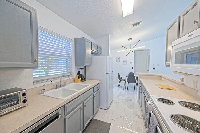 Photo - 3620 Candia Ave