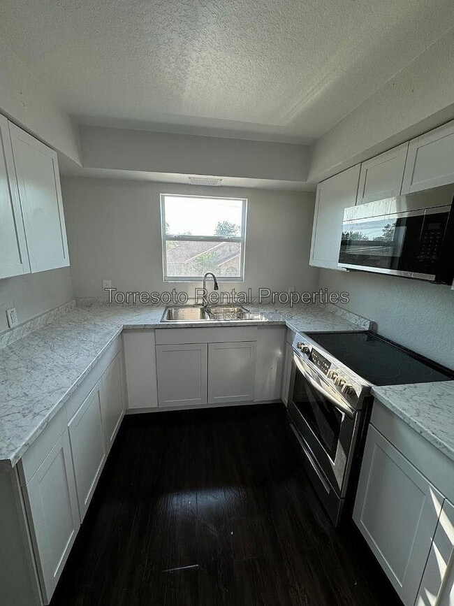 Building Photo - 152 Shadwell Dr Unit D
