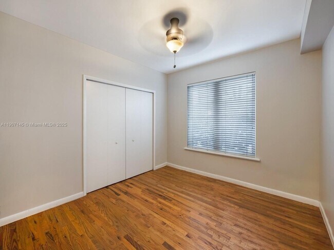 Photo - 1018 Meridian Ave Unit 4