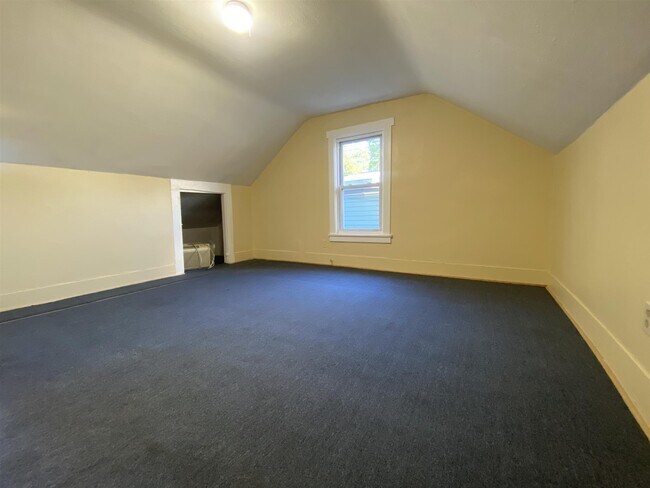 Photo - 153 Hamilton St