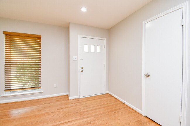 Photo - 7901 Ridgeview Dr