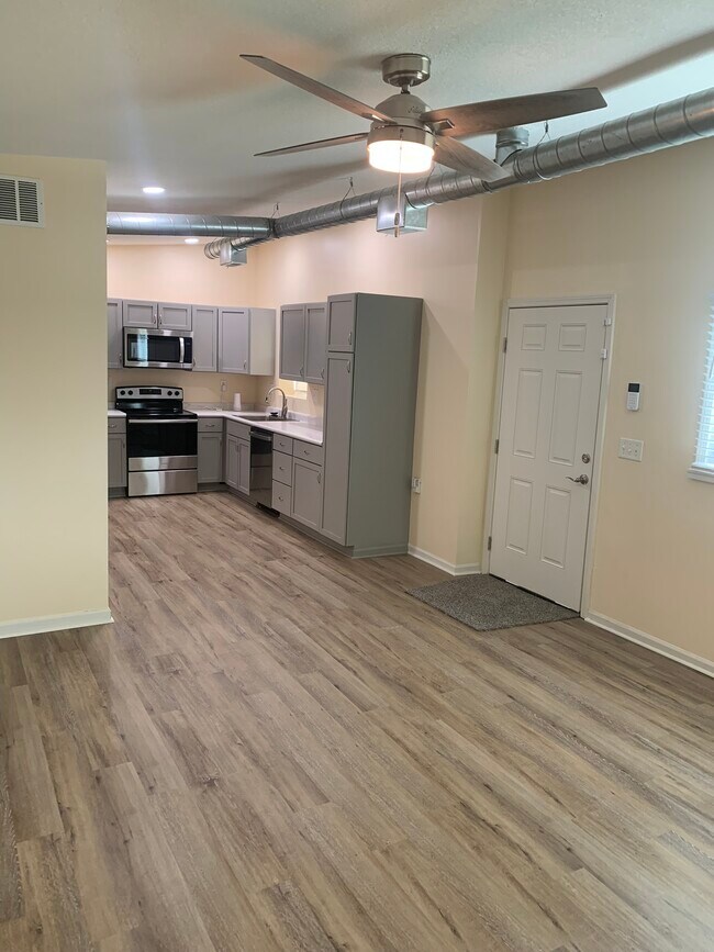 Photo - 6800 E 58 St