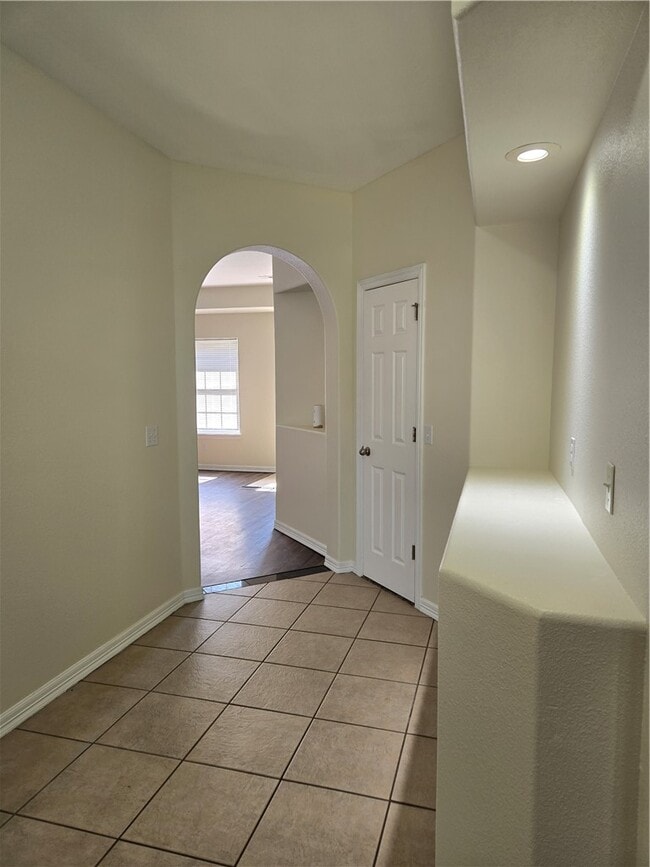 Photo - 1703 N Valor
