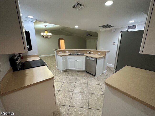 Photo - 1706 Kismet Pkwy E