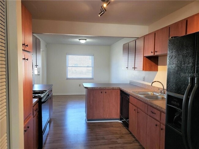 1212 Fordham Dr