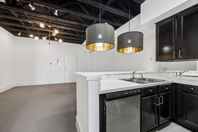 Photo - 5017 Cornish St Unidad 306