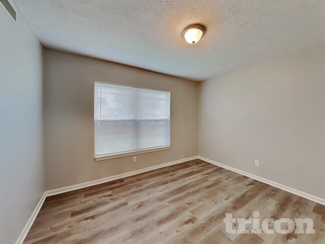 Photo - 6804 Smithfield Blvd