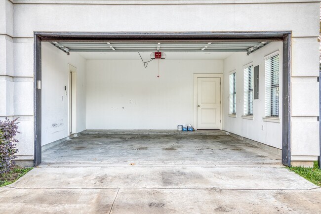 Photo - 5711 Winsome Ln