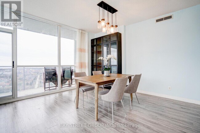 Photo - 223 Webb Dr Unité 2602