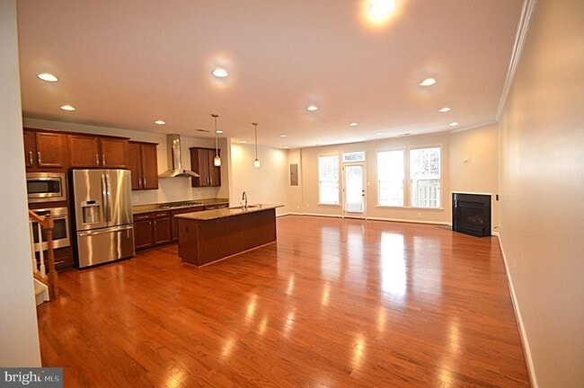 Photo - 41932 Stoneyford Terrace