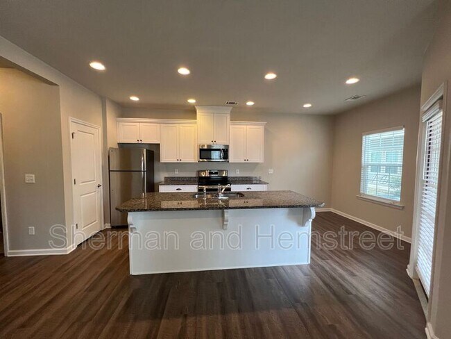 Photo - 645 Dobhill Ln Unit 645