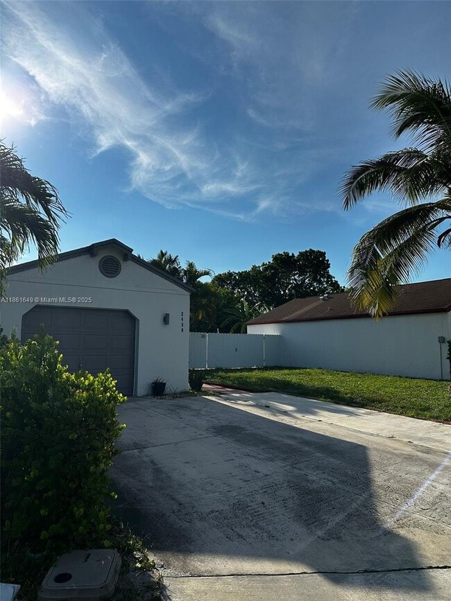 Building Photo - 2450 SW 85th Ave Rental
