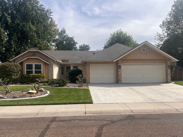 Photo - 900 N Player Ave