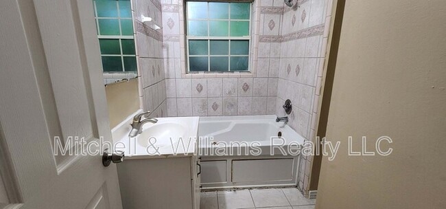 Photo - 5067 Kerle St