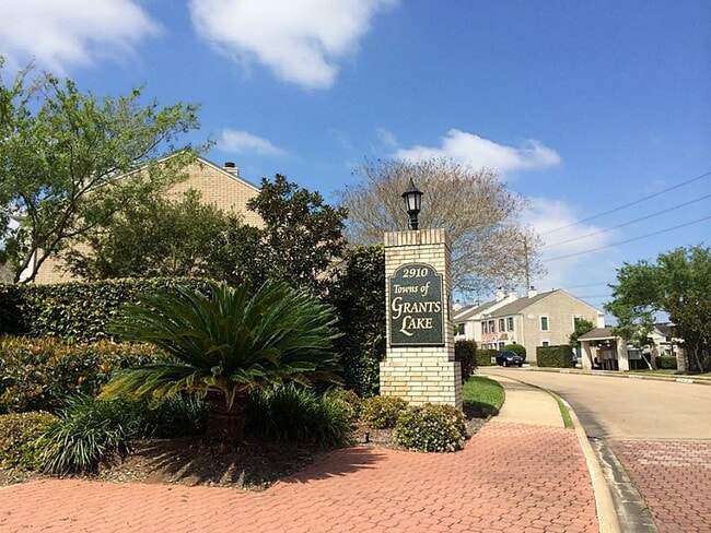Photo - 2910 Grants Lake Blvd Unidad 1603