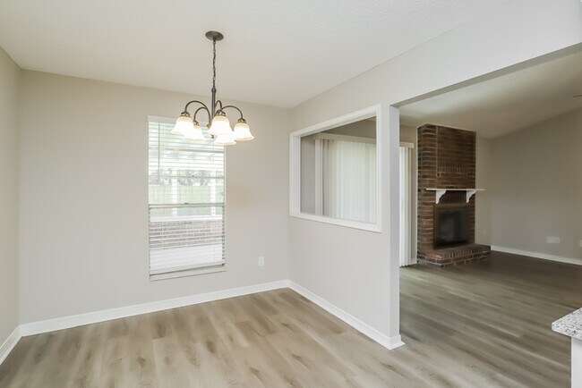 Photo - 2386 Dundee Ct E