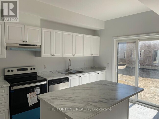 Photo - 15 MacKenzie St