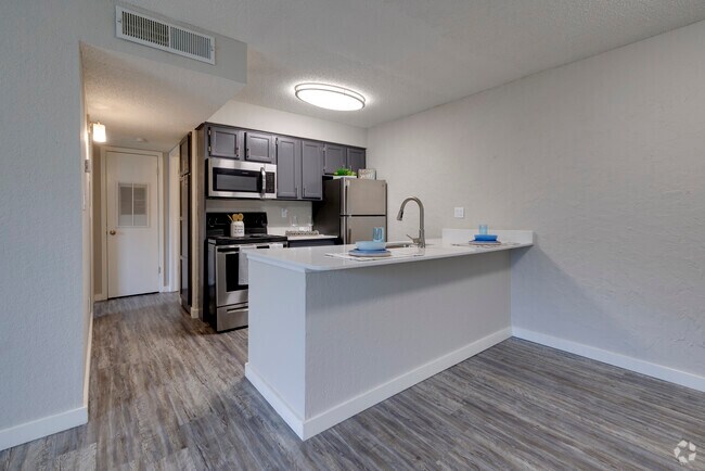 1BR, 1BA - 600SF - Kitchen
