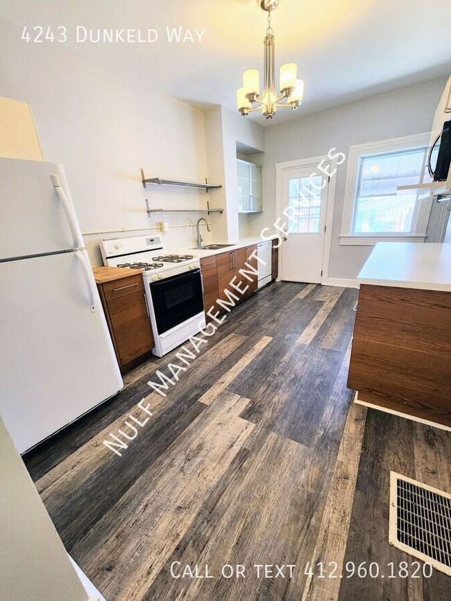 4243 Dunkeld Way