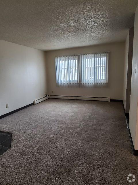 Building Photo - 3 bedroom in Billings MT 59102 Rental