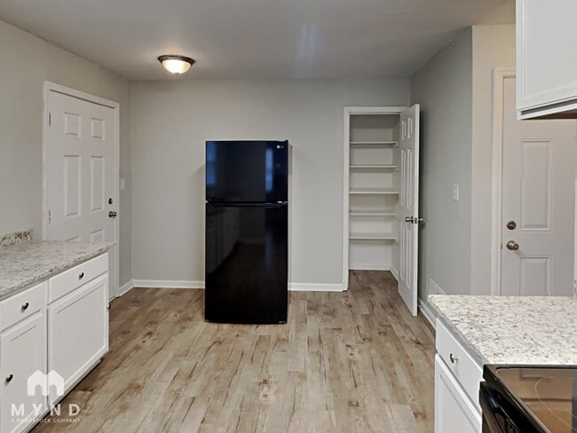 Photo - 940 Nelson Dr