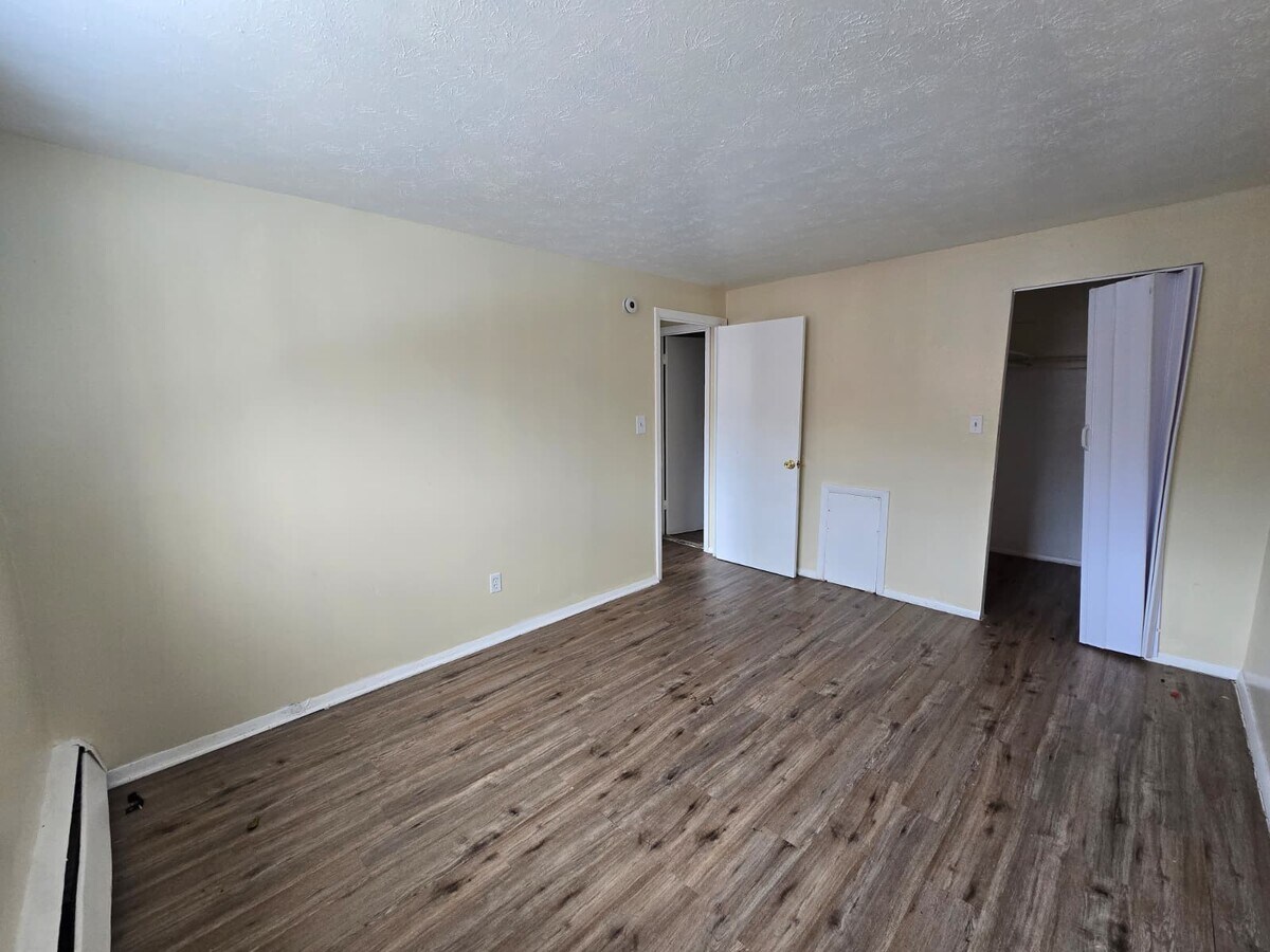 Photo - 14815 Euclid Ave Unidad 208