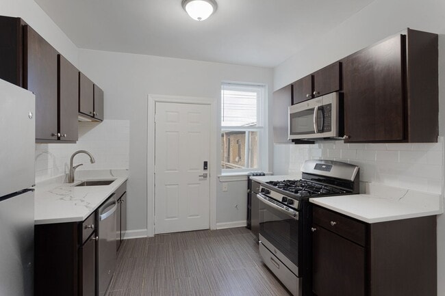 Photo - 1724 W Juneway Ter Unit 3b