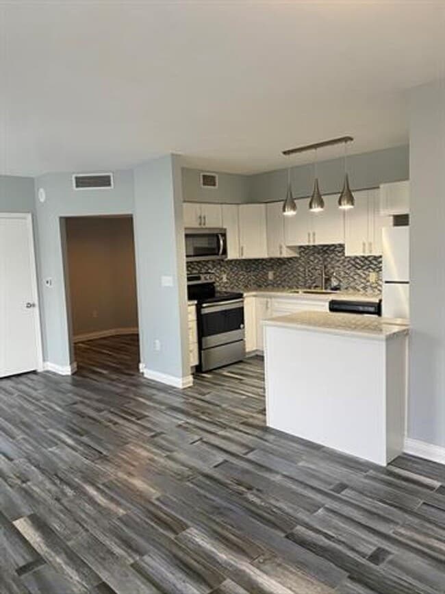 Photo - 1330 West Ave