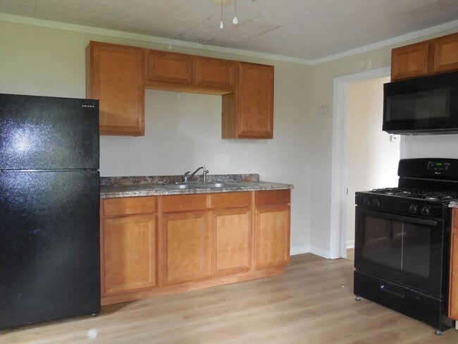 Photo - Two Bedroom Totally Rehabbed Home in Downt...