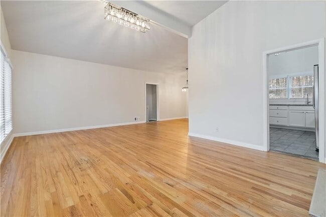 Photo - 3035 McLendon Cir NW