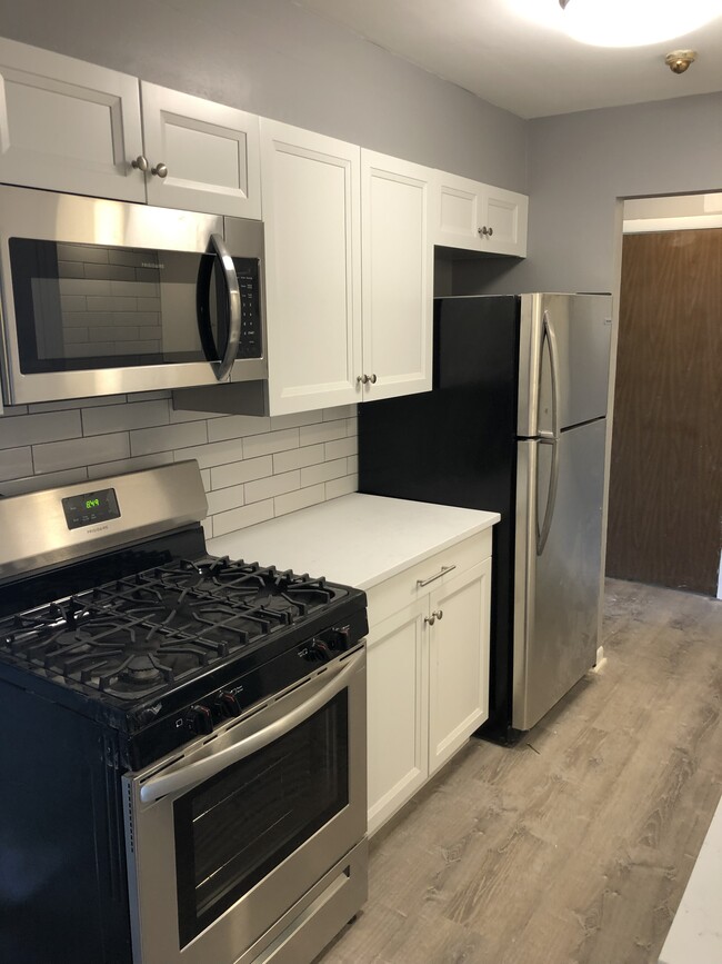Photo - 1441 Carriage Ln Unit Apt 4