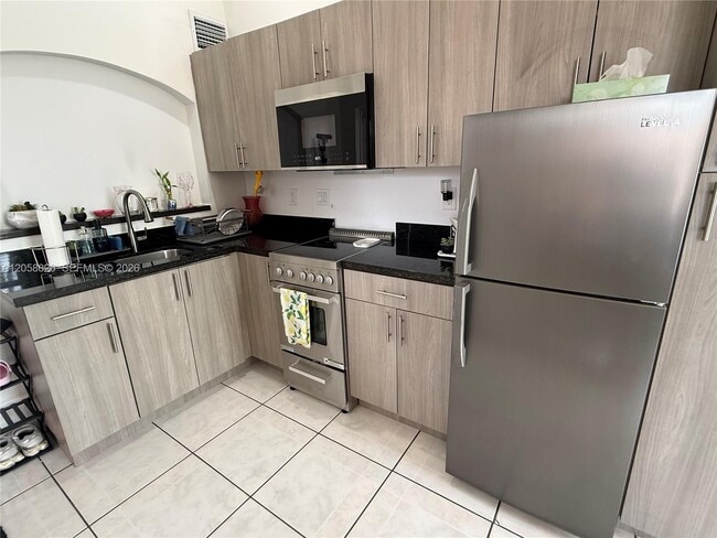 Photo - 9940 SW 146th Ct Unit 1