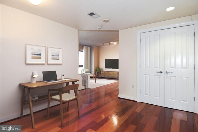 Photo - 777 7th St NW Unidad 834